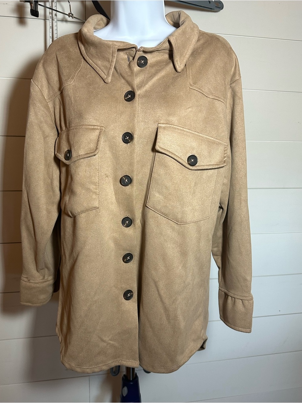 #191 Beige Womens Button-Front Shacket with Patch Pockets